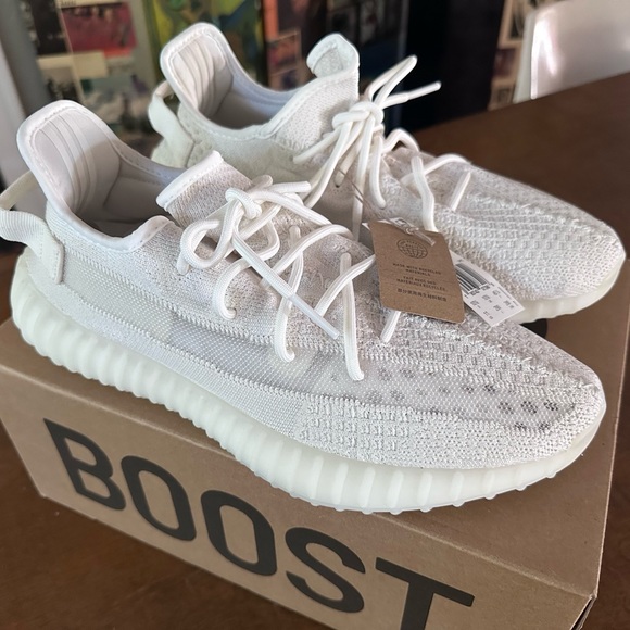 Yeezy Boost 350 V2 All white Bone/Bone/Bone Size 11 - Picture 3 of 8